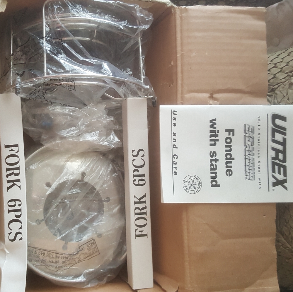 Ultrex 2qt stainless steel w/lid NWOT